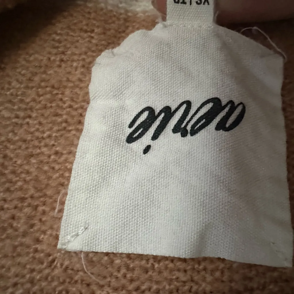 Aerie V-Neck Sweater in Tan and White Stripes - Image 3