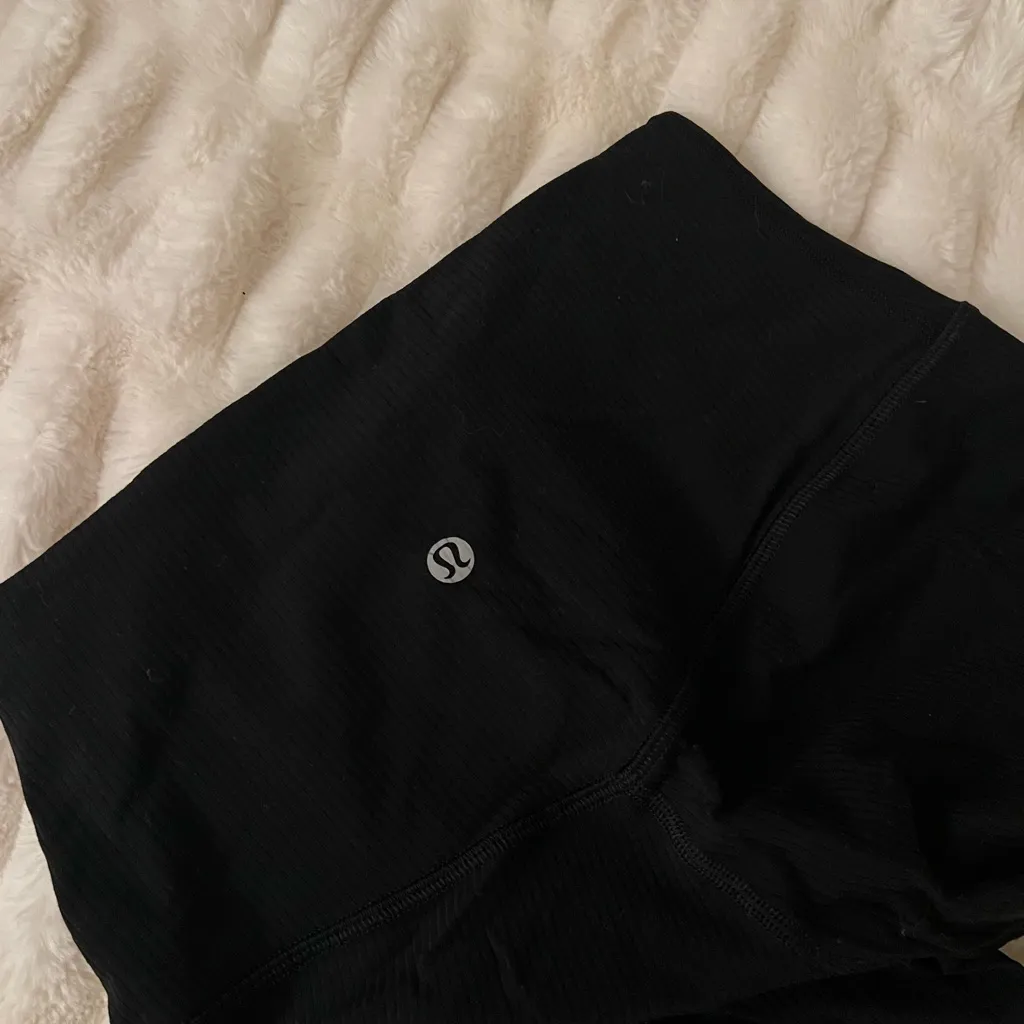 Lululemon Black Ribbed Leggings Size 4 - Image 2