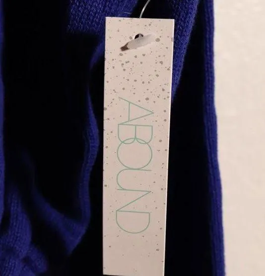 NWT  Sweater In Blue Size XL - Image 4