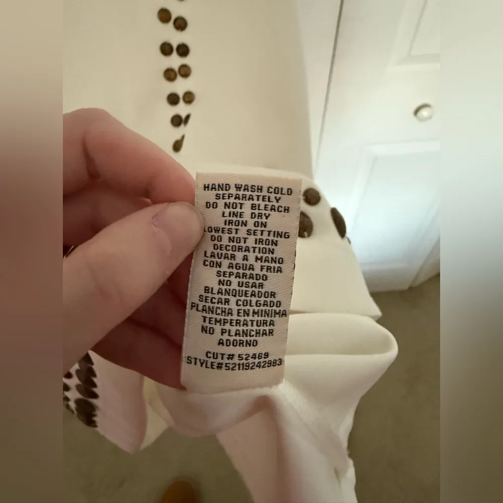 Beige by Eci Off White Cap Sleeve Dress with Bronze Beads Gemstones Size 10 - Image 5