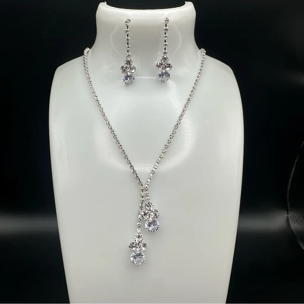 Elegant Silver Jewelry Set with Rhinestone Crystals - Image 2