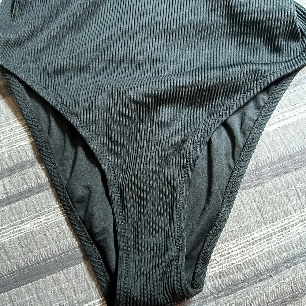 Sweetheart CUPSHE Black Ribbed Tie Front Cross Back Swimsuit Size MED NWT #1152 - Image 4