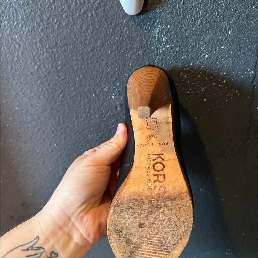 Michael Kors Black and Brown Classic Peep Toe Heels - Image 5