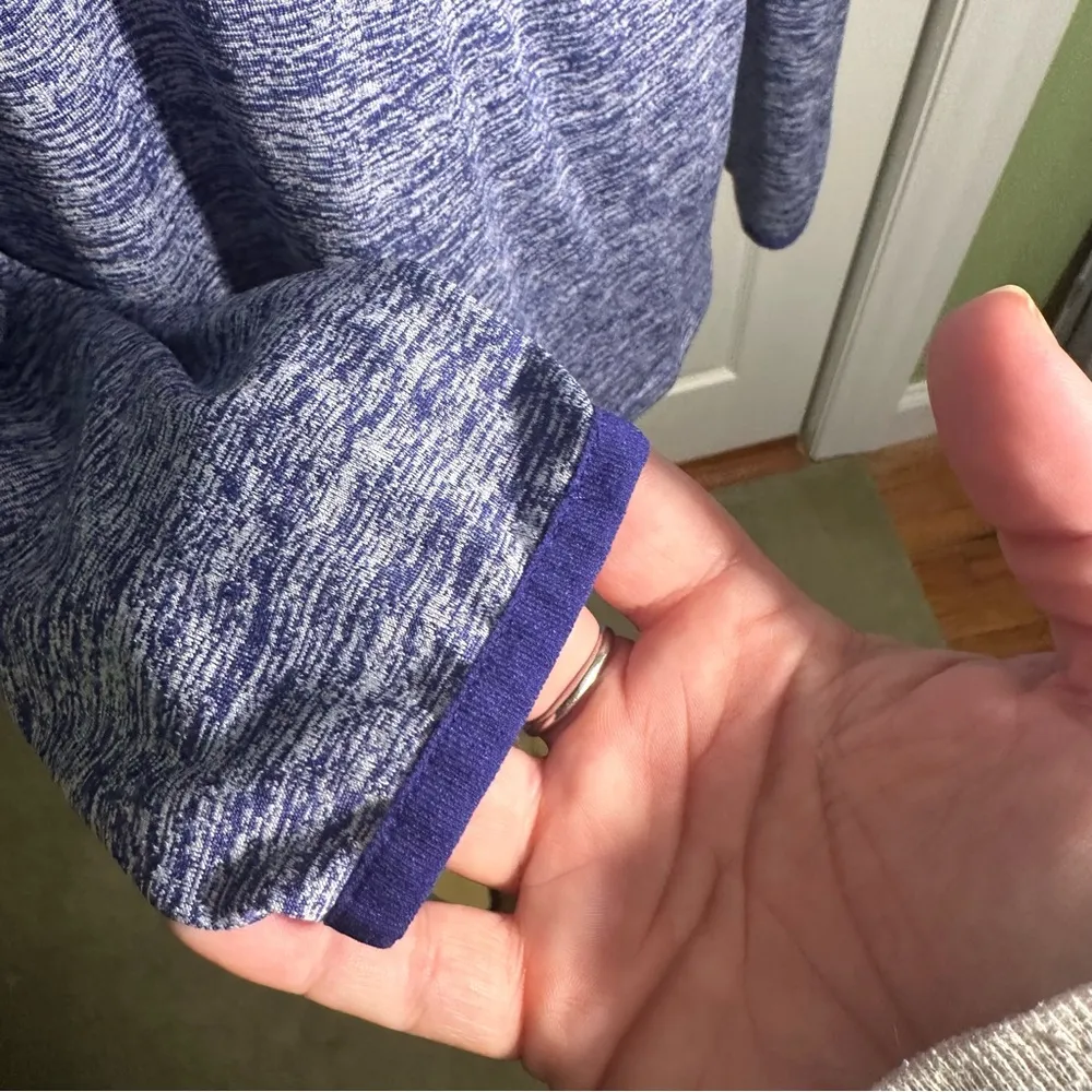 Under Armour Hoodie Womens‎ Small V-Neck Henley Blue Purple Lightweight Heatgear - Image 3