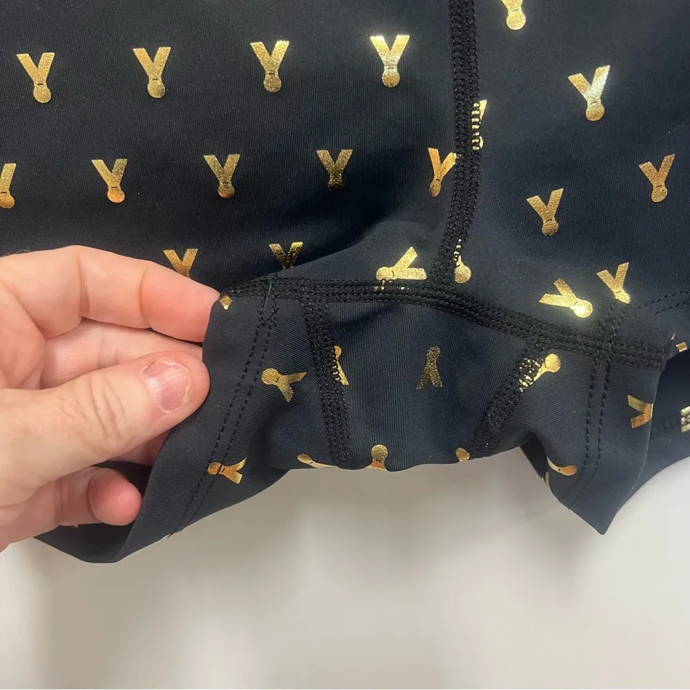 Oiselle Gold Mettle short shorts, with metallic medal pattern size medium - Image 3