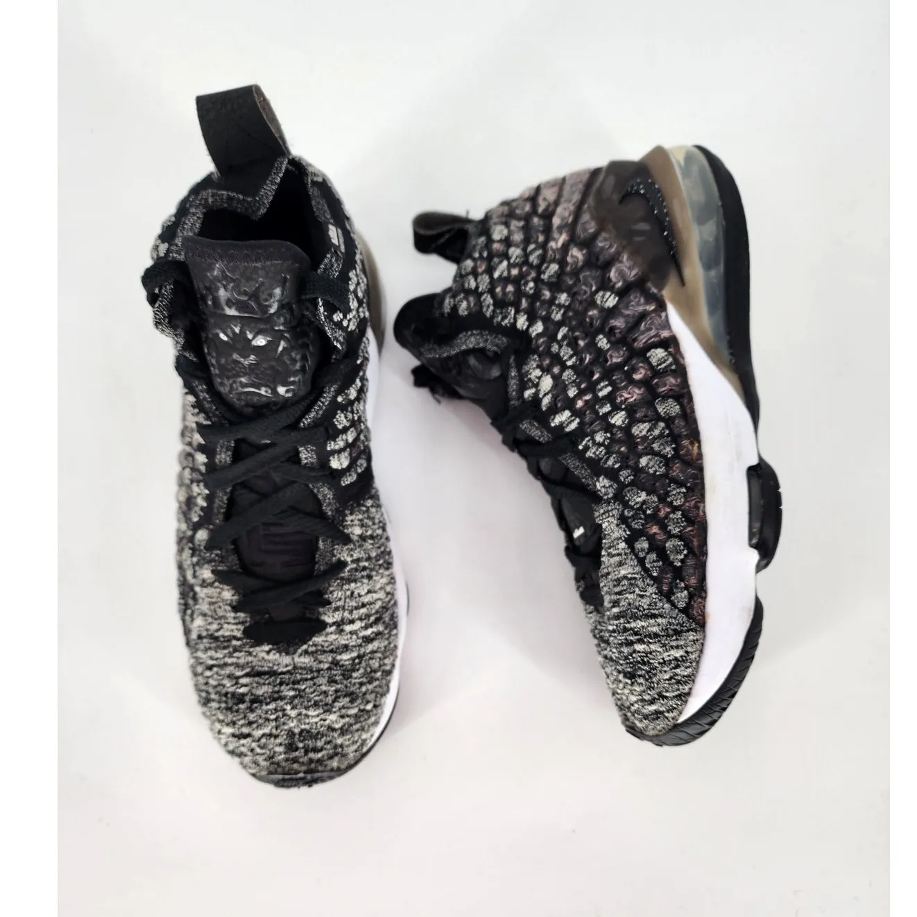 Nike LeBron 17 “In the Arena” Knitposite Basketball Shoes Size 7Y/8.5 Women's - Image 2