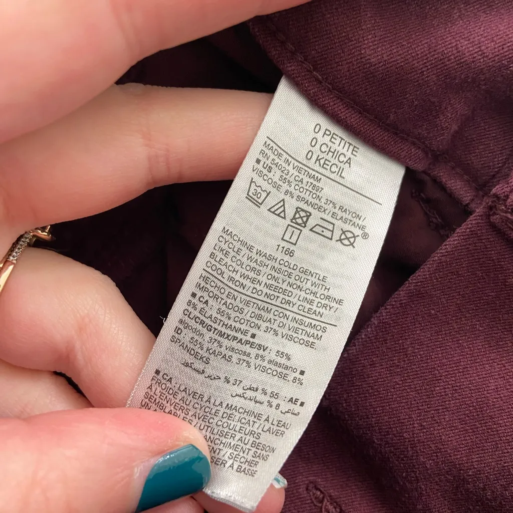 Old Navy women’s high-rise pixie secret smooth pockets maroon stretch pants 0‎ P - Image 7