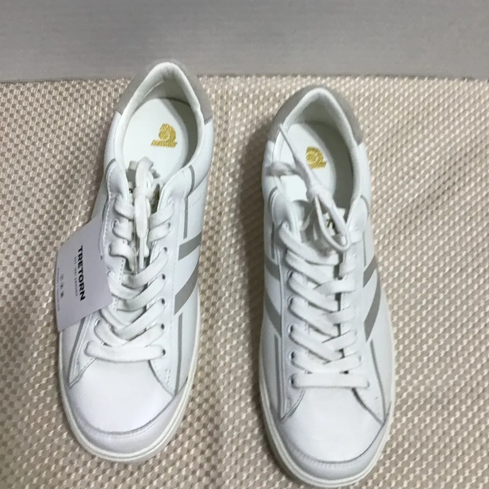 TRETORN Women's Hopper Sneaker New With Tags Leather Upper White Lace Up Size 8M - Image 5
