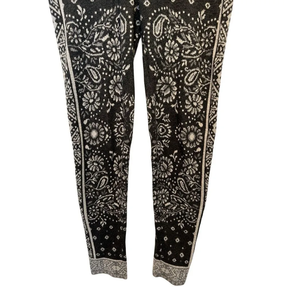 American Eagle Knit Sweater Leggings Gray Bandana Print Ahh-mazingly Soft Size M - Image 3