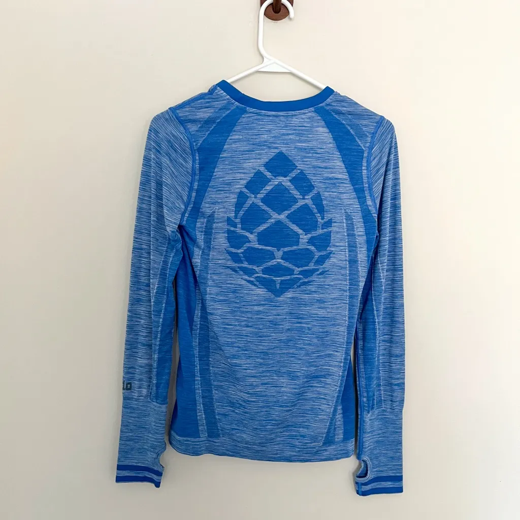 STIO Seamless Base Layer Crew Neck Long Sleeve Athletic Top Blue Womens Small - Image 5