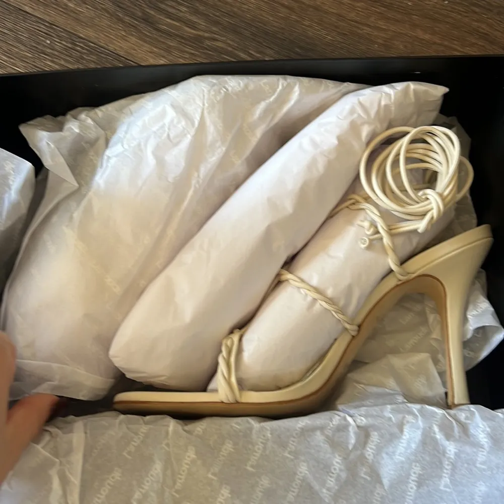 Larroude Kiki in Napa Ivory Size 9.5 - Image 7