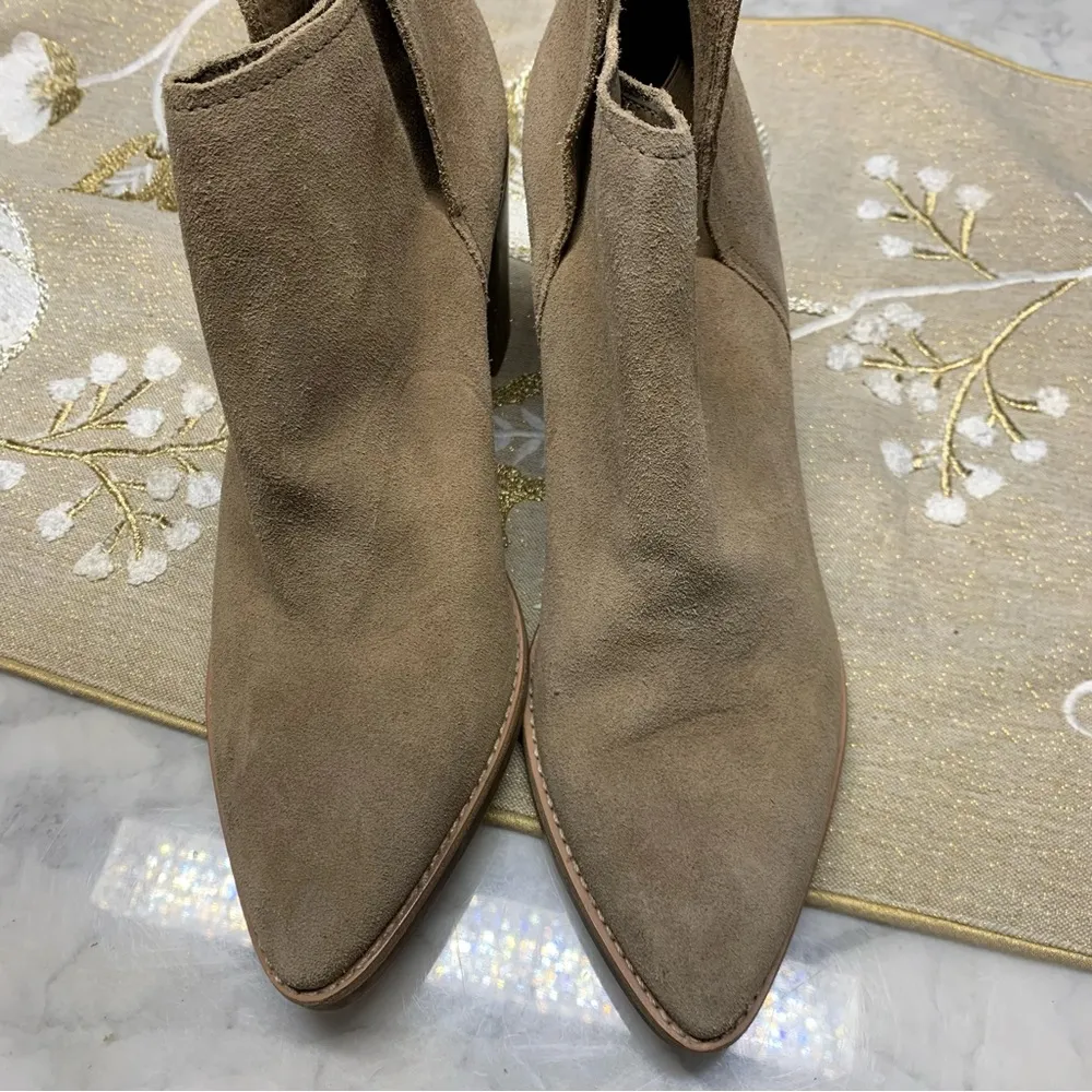 Dolce Vita Spade Bootie Womens Heel Boots Mushroom Suede Sz 10 NWOB Brown - Image 3