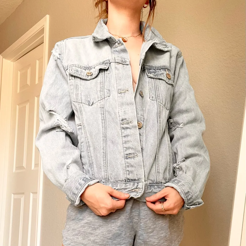 Forever 21 Light Wash Distressed Jean Jacket - Image 5