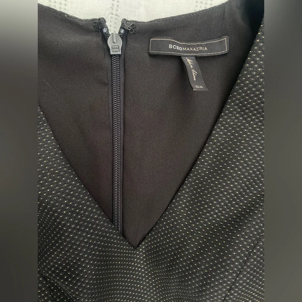 BCBGMAXAZRIA METALLIC BLACK GOLD COMBO METALLIC PUFF SHOULDER - Image 6