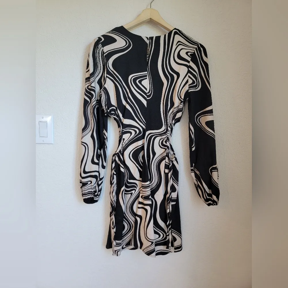 Forever 21 Black Marble Print Mini Dress Large - Image 8