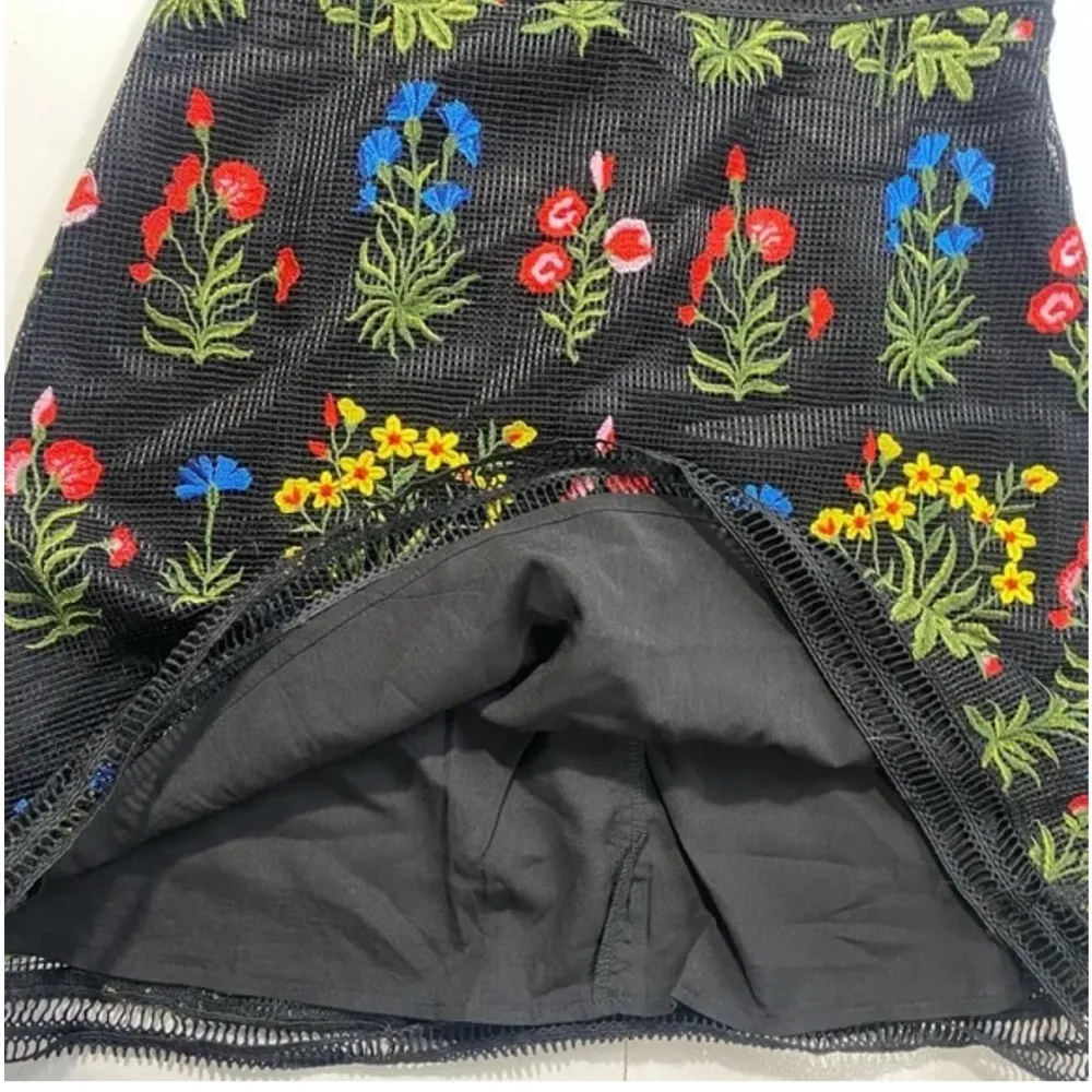 Lucy Paris Gabby Floral Embellished Embroidered Mesh Dress Size Small - Image 6