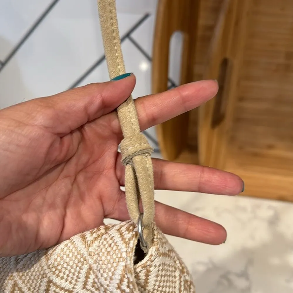 Toms Crossbody Bag Tassel suede Canvas Magnetic Closure Aztec Print Cream - Image 4