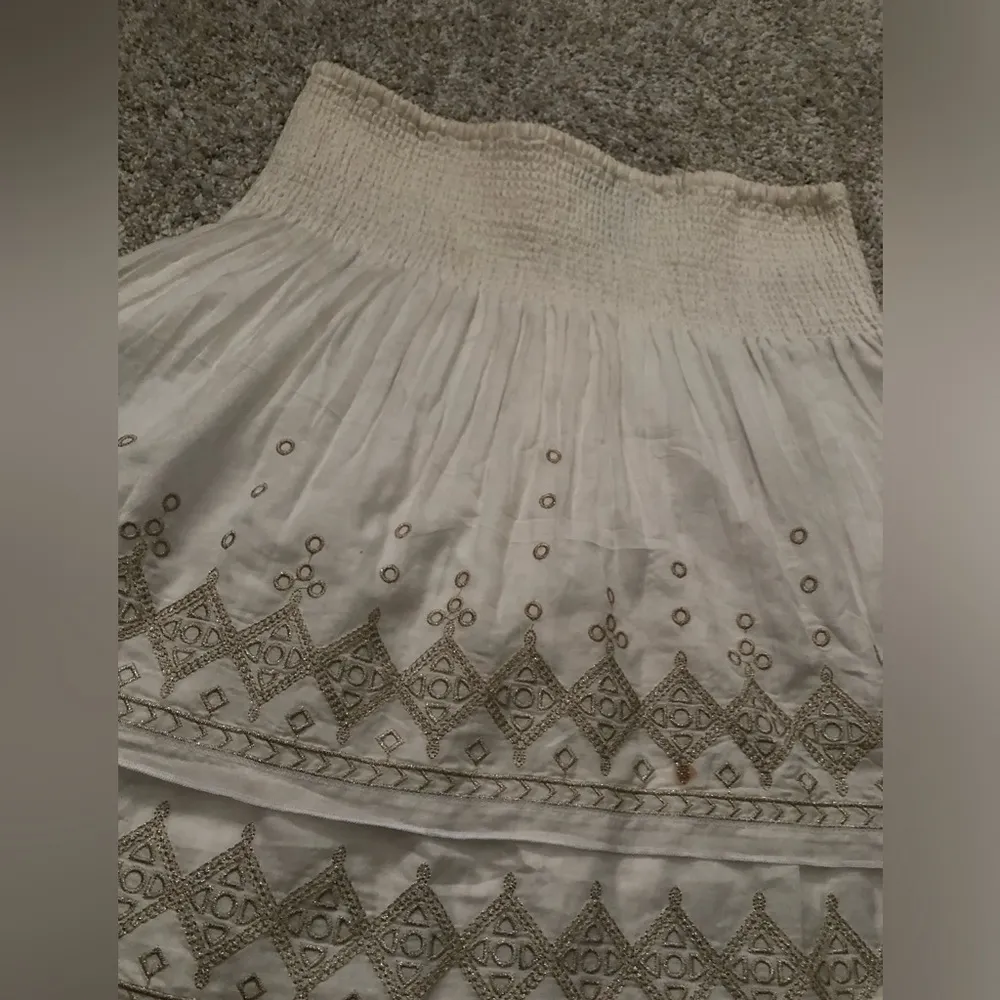 White House Black Market embroidered smocked waist tiered layered mini skirt XS - Image 5