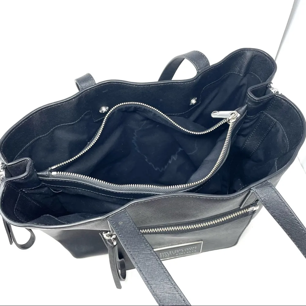 MARC JACOBS “Zip It Zipper Tote” - Image 10