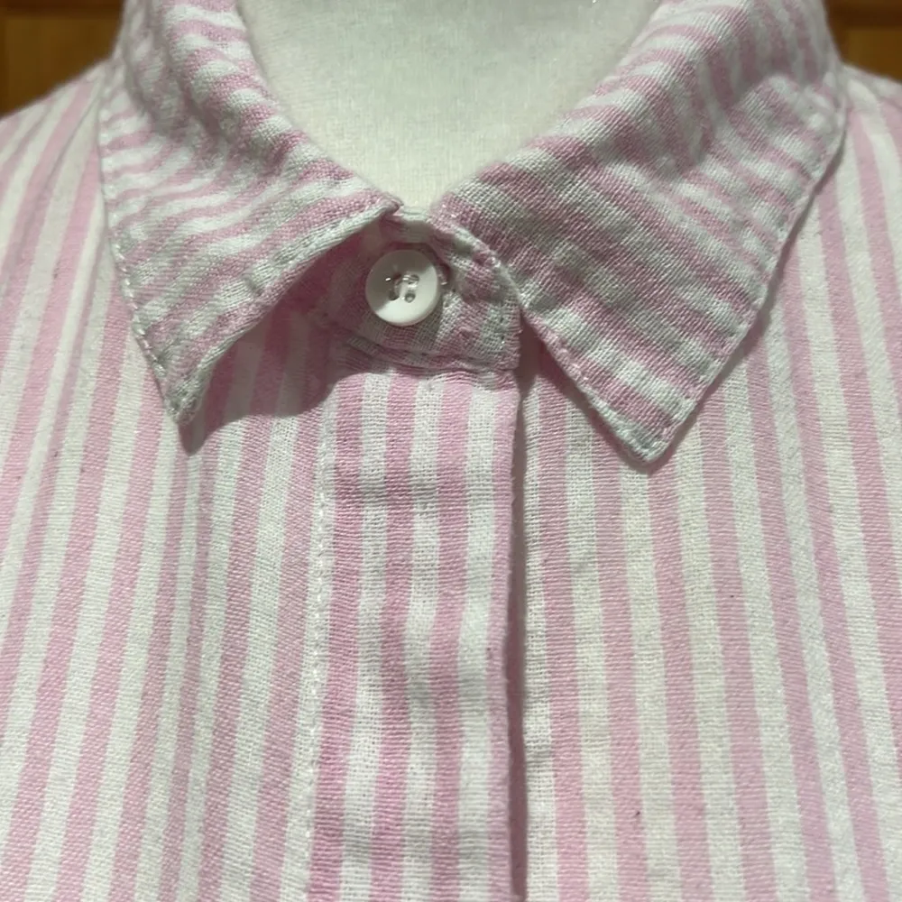 LA Hearts Cropped Pink and White Striped Button Down Collared Shirt Size Medium - Image 2