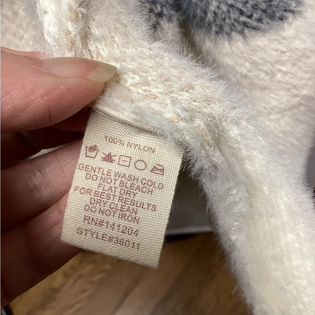 Hem & Thread Eyelash Cardigan. Size Large. Checkered Motif - Image 9