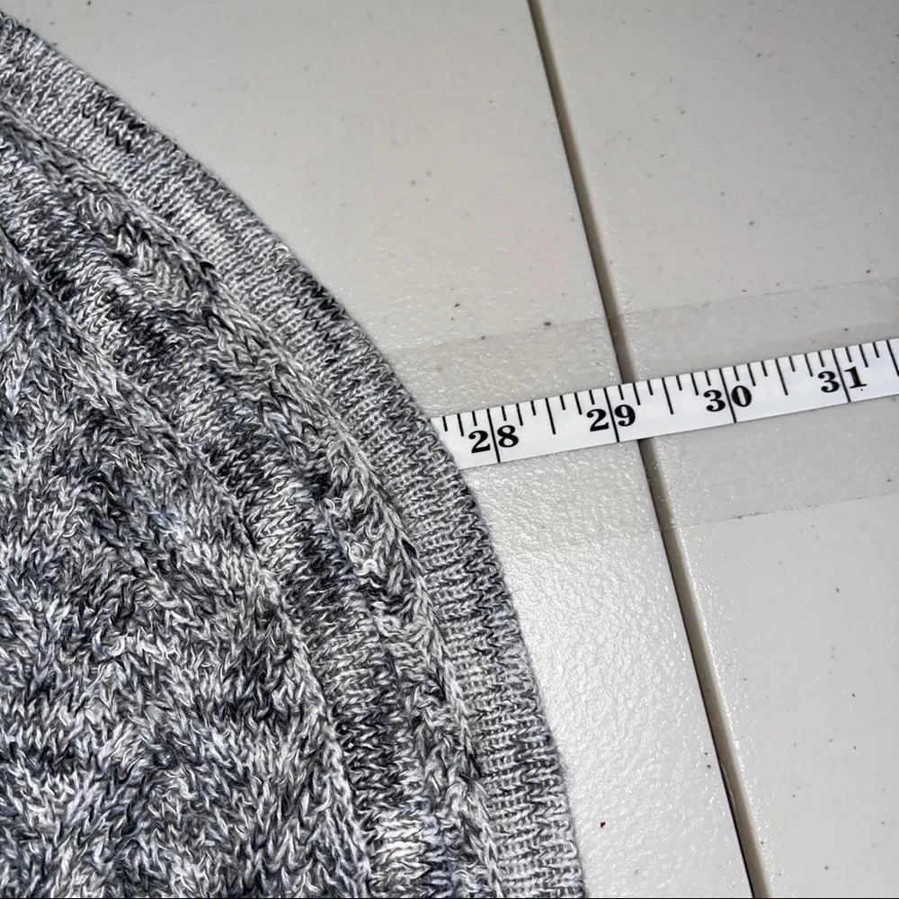 DESIGN HISTORY GRAY SWEATER MEDIUM - Image 7