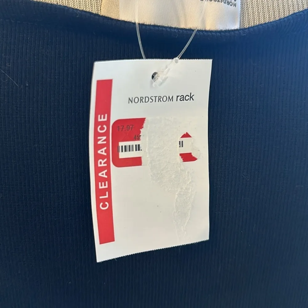 NWT Ribbed SS Scoopneck Tee, Black, Size Medium - Image 5