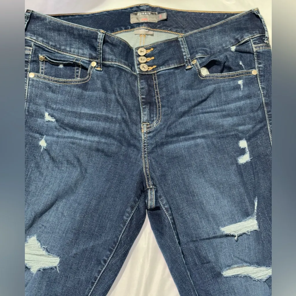 Torrid 18R Jegging Dark Blue Stretch Distressed Super Soft Skinny NWOT - Image 3
