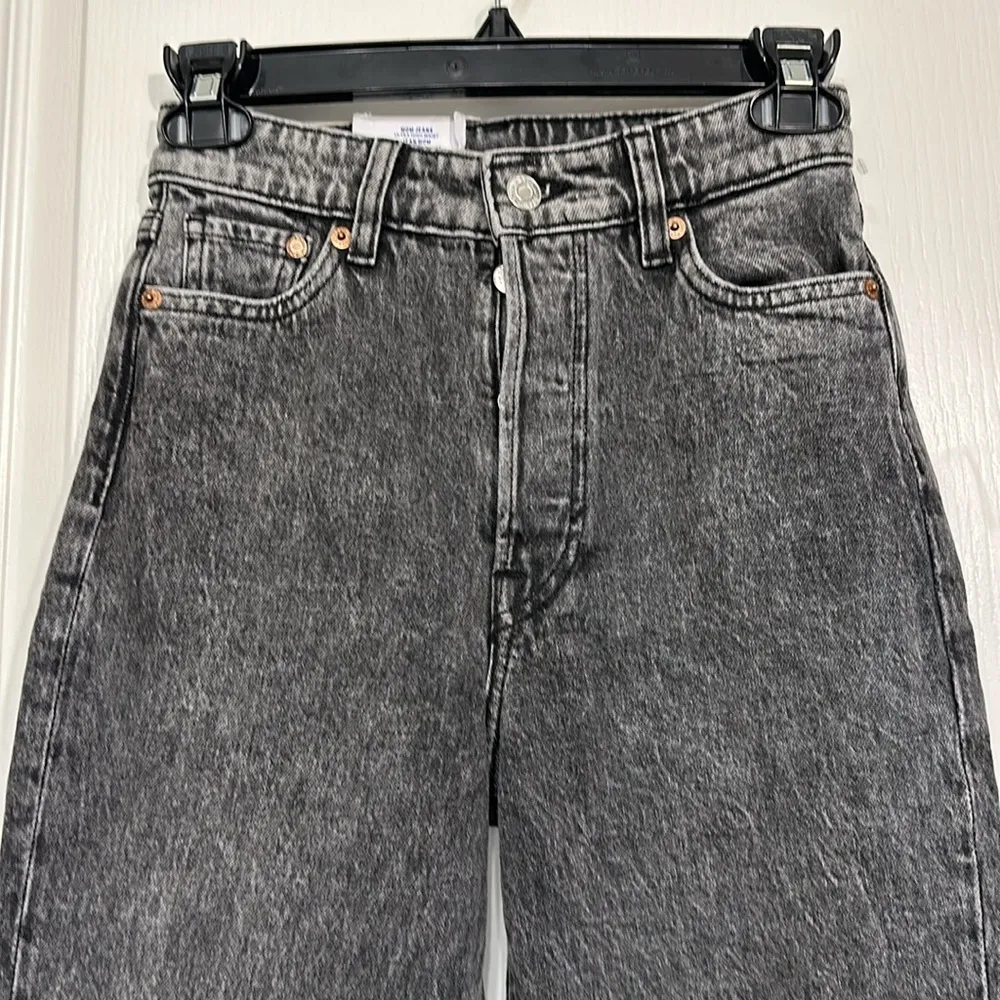 Women’s H&M Black Washed Mom Jeans Ultra High Waist Loose Fit Size 0 NWT #1921 - Image 2