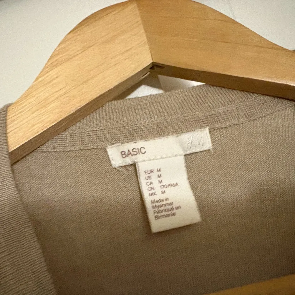 H&M Basic Sleeveless Shell Medium Beige Knit Acrylic Viscose Blend Sweater - Image 2