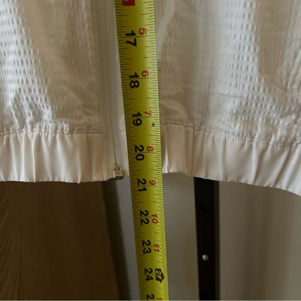 Lululemon Pack Light Bomber Cropped Jacket Cinch White Packable Zip Up Size 2 - Image 12