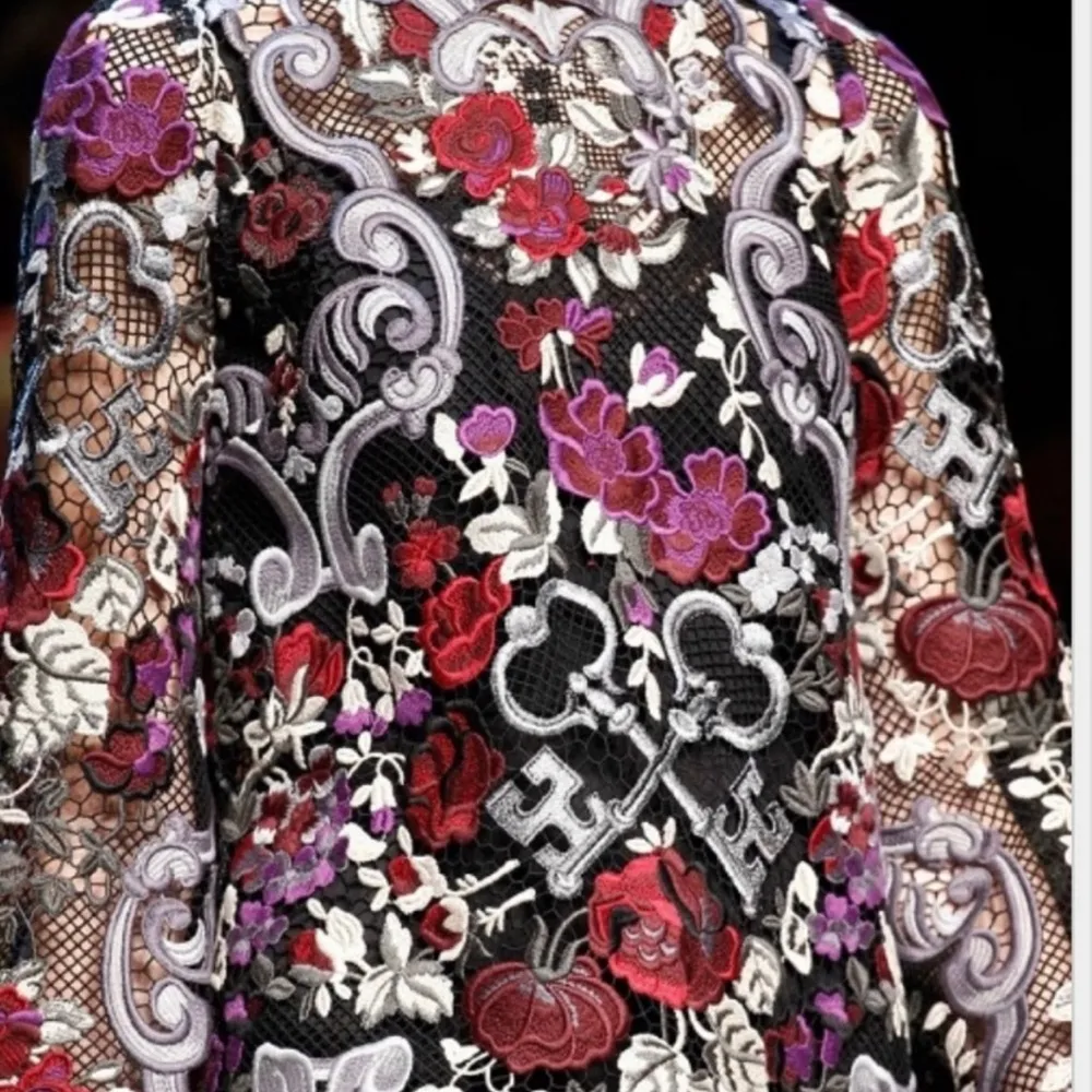 nwot Dolce&gabbana lace dress - Image 5