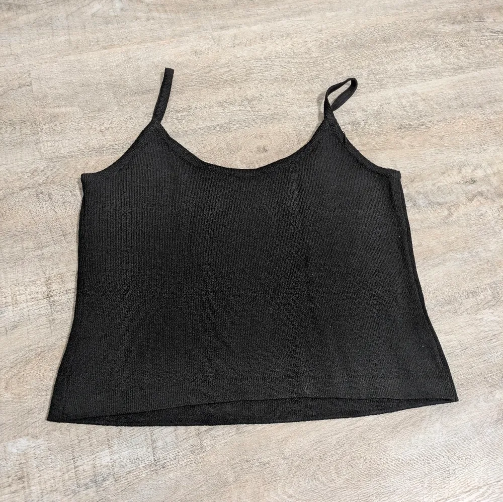 St. John Caviar Ribbed Black Tank Top Size Medium - Image 2