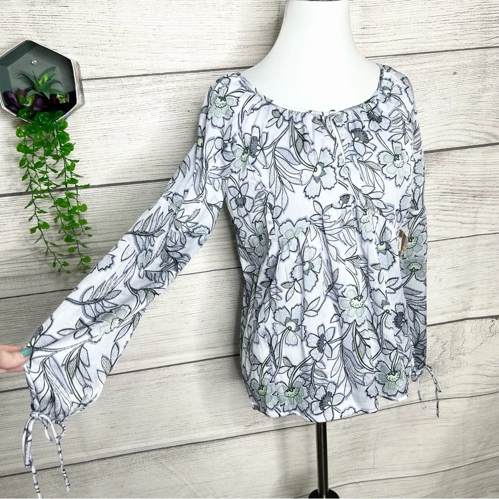 NWT Vera Wang Blue Long Sleeve Floral Keyhole Peasant Blouse Top Size XS - Image 4