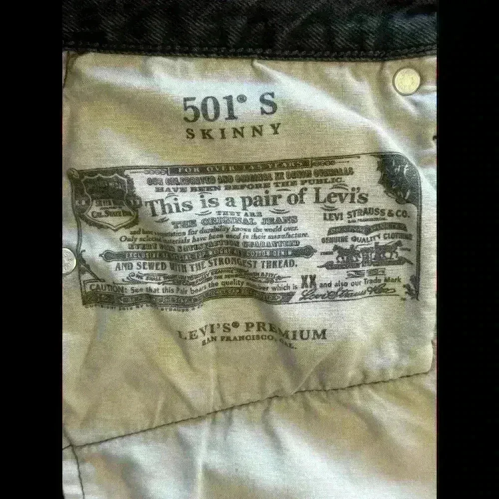 Levi’s 501 Distressed High-Waisted Black Denim Cutoff Shorts S26 90’s vintage - Image 8