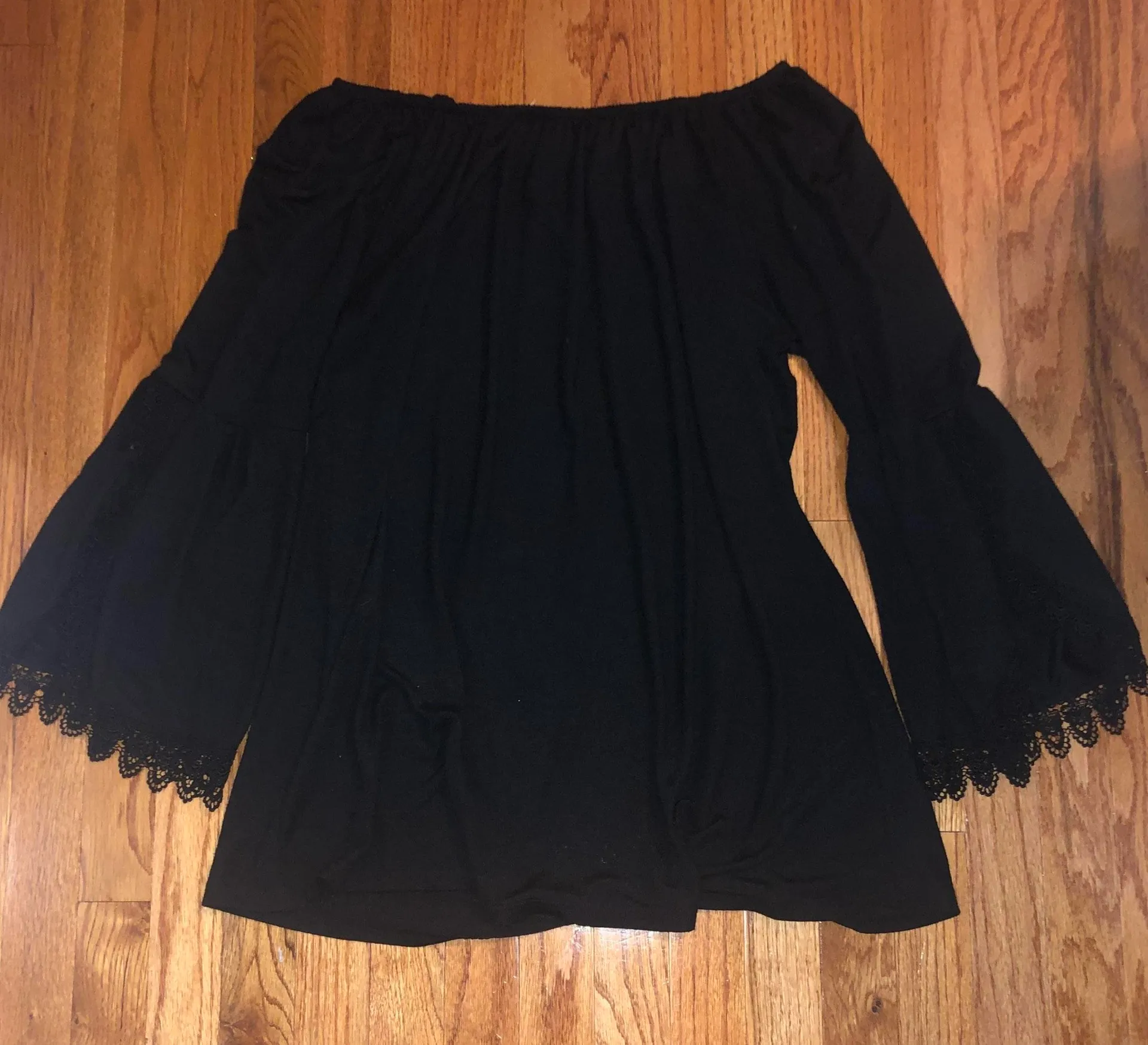 Black Off Shoulder Dress Size XL - Image 3