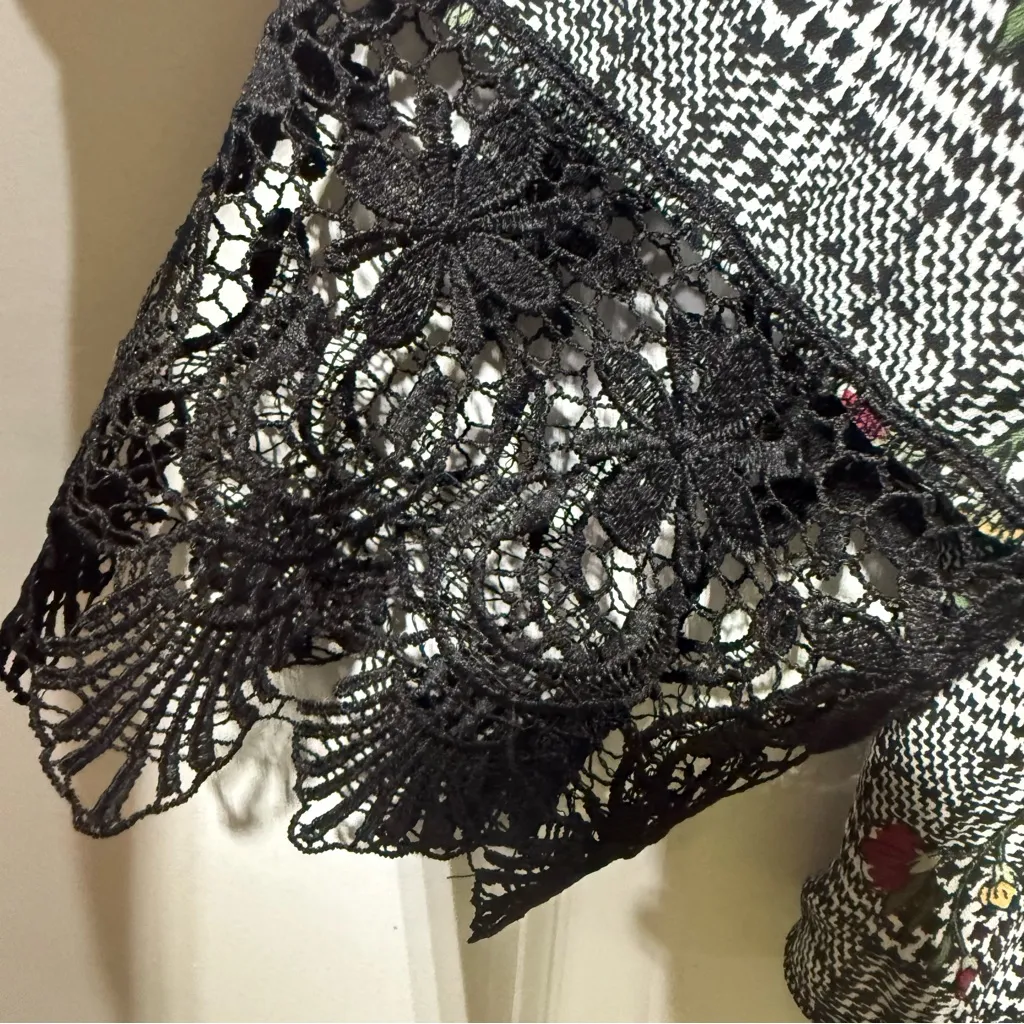 Liberty Love Black and White Floral Pattern Off The Shoulder Top Size 2XL NWT - Image 3