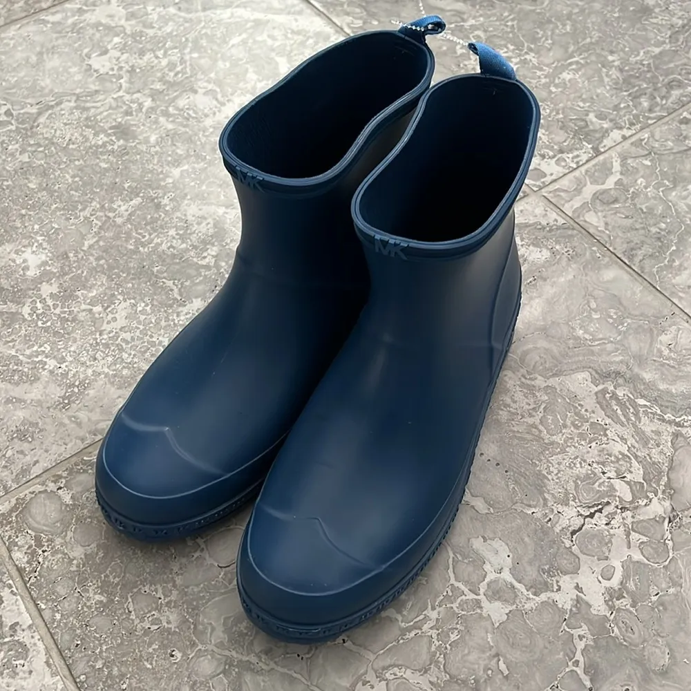 Michael Kors Mac Rain Booties in Blue, Size 11 New w/o Box - Image 7