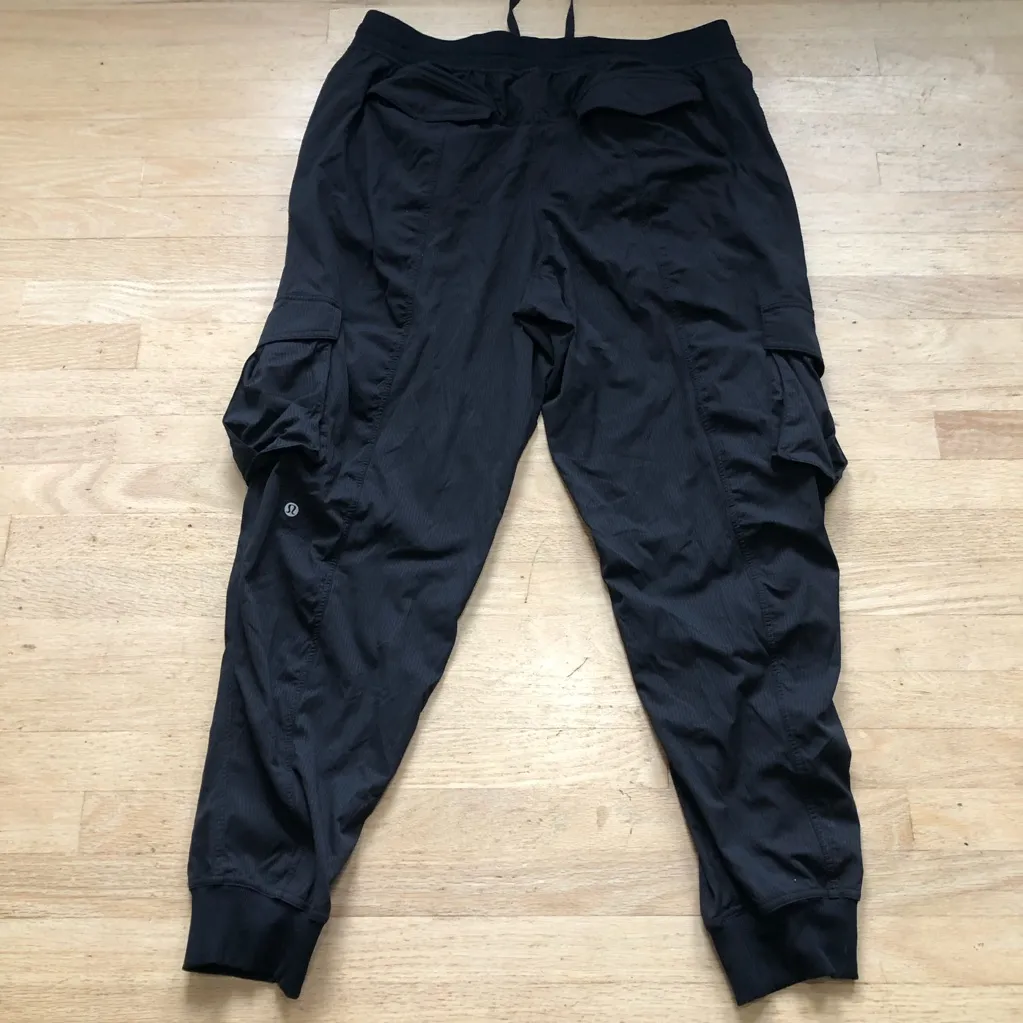 Lululemon dance studio mid rise cargo joggers size large black - Image 8