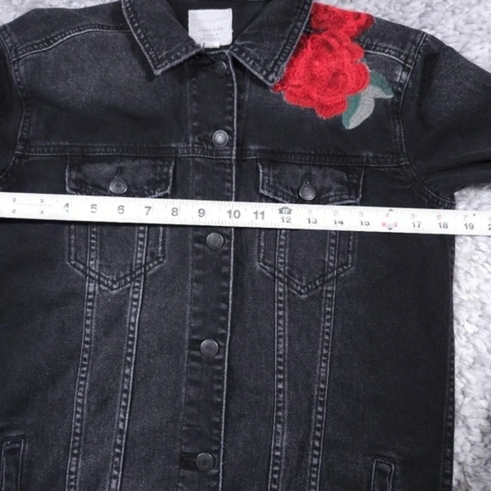 American Eagle Denim Jacket Oversized Embroidered Floral Rose Black Red Size XS - Image 13