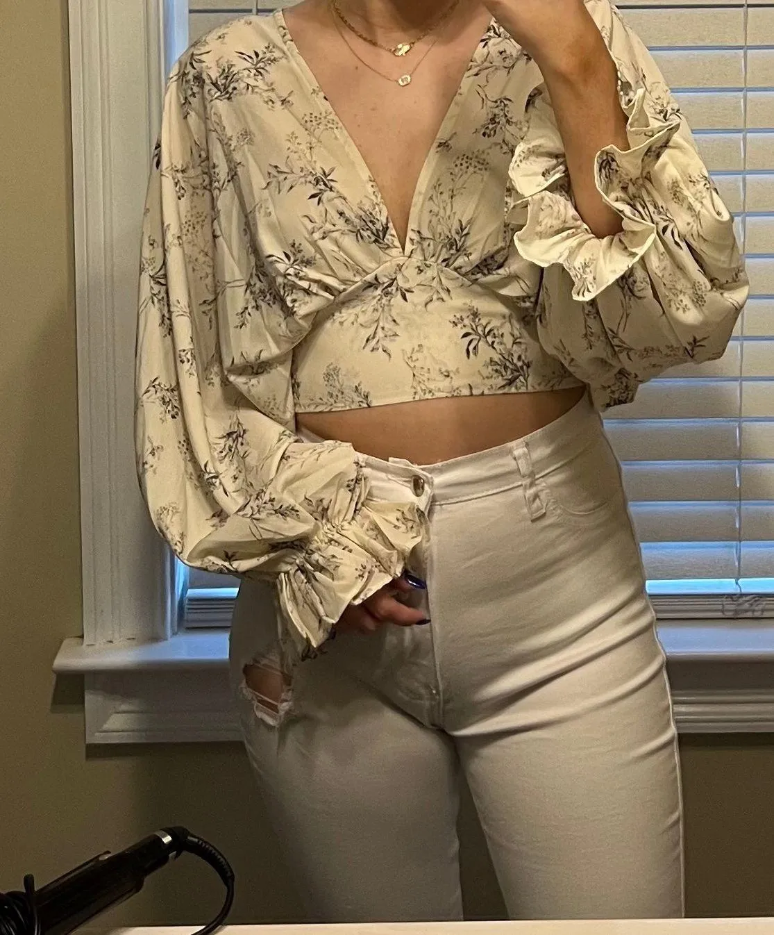 These Three Boutique Boutique Balloon Sleeve Tie back Top - Image 4