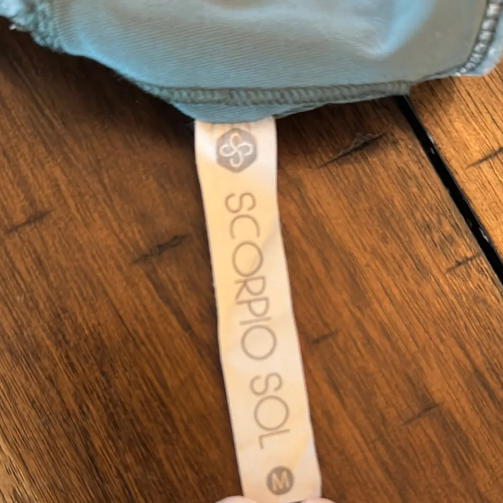 Scorpio Sol Green Sports Bra with Scoop Neck - Image 4