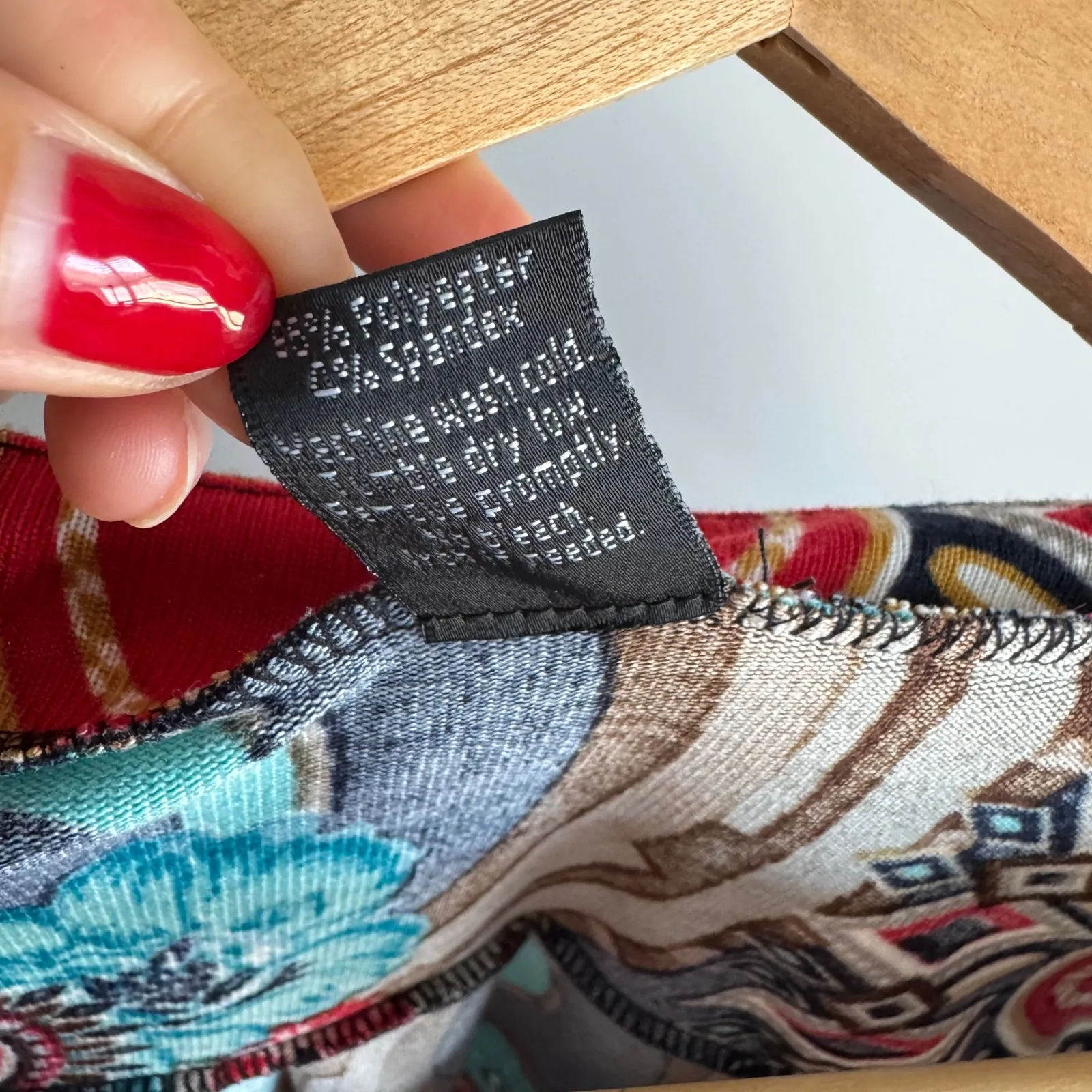 WinWin Button Sleeve Tunic Top Floral Print Long Sleeve‎ S-M - Image 4