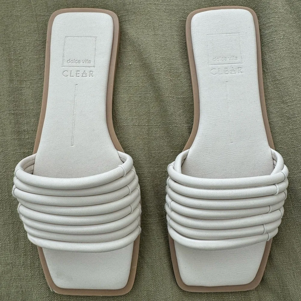 Dolce Vita White Sandals - Image 3