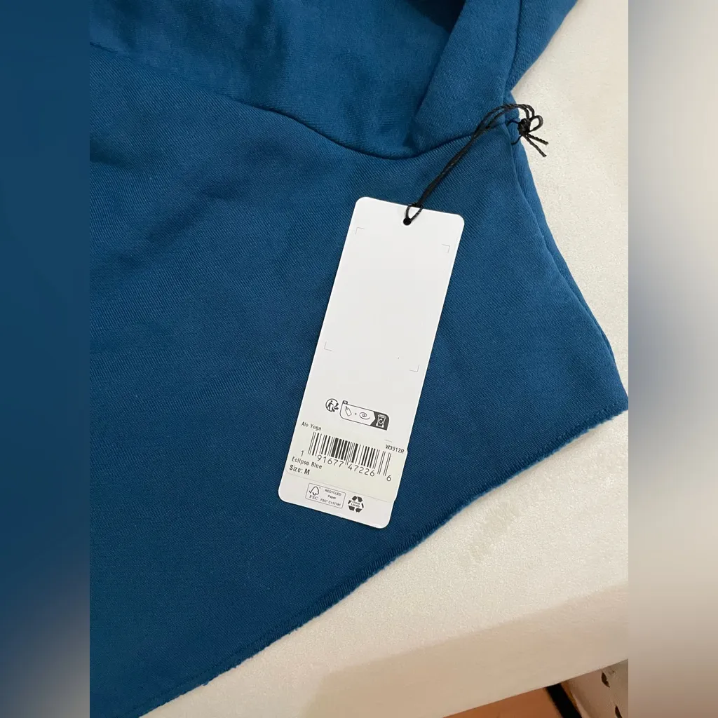 ALO Yoga NWT In The Air Short Sleeve Cropped Hoodie Eclipse Blue Size M - Image 9