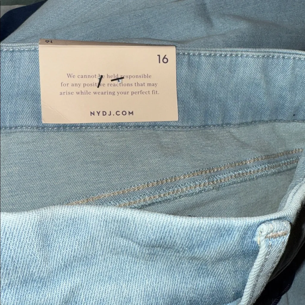 NWT NYDJ Womens Patchie Major Frayed Hem Wide Leg Denim Capri In Dunes 16 - Image 5