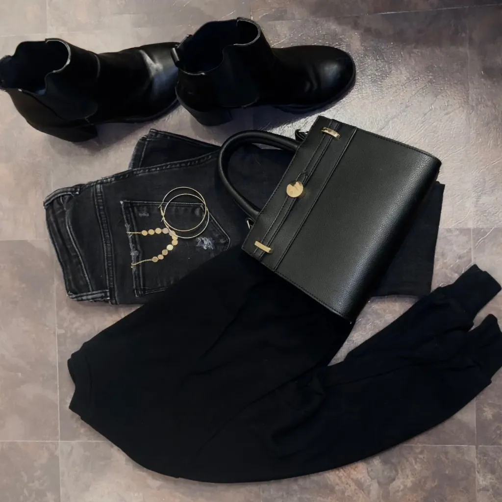 Wild Fable Cropped Crew Neck - Image 2