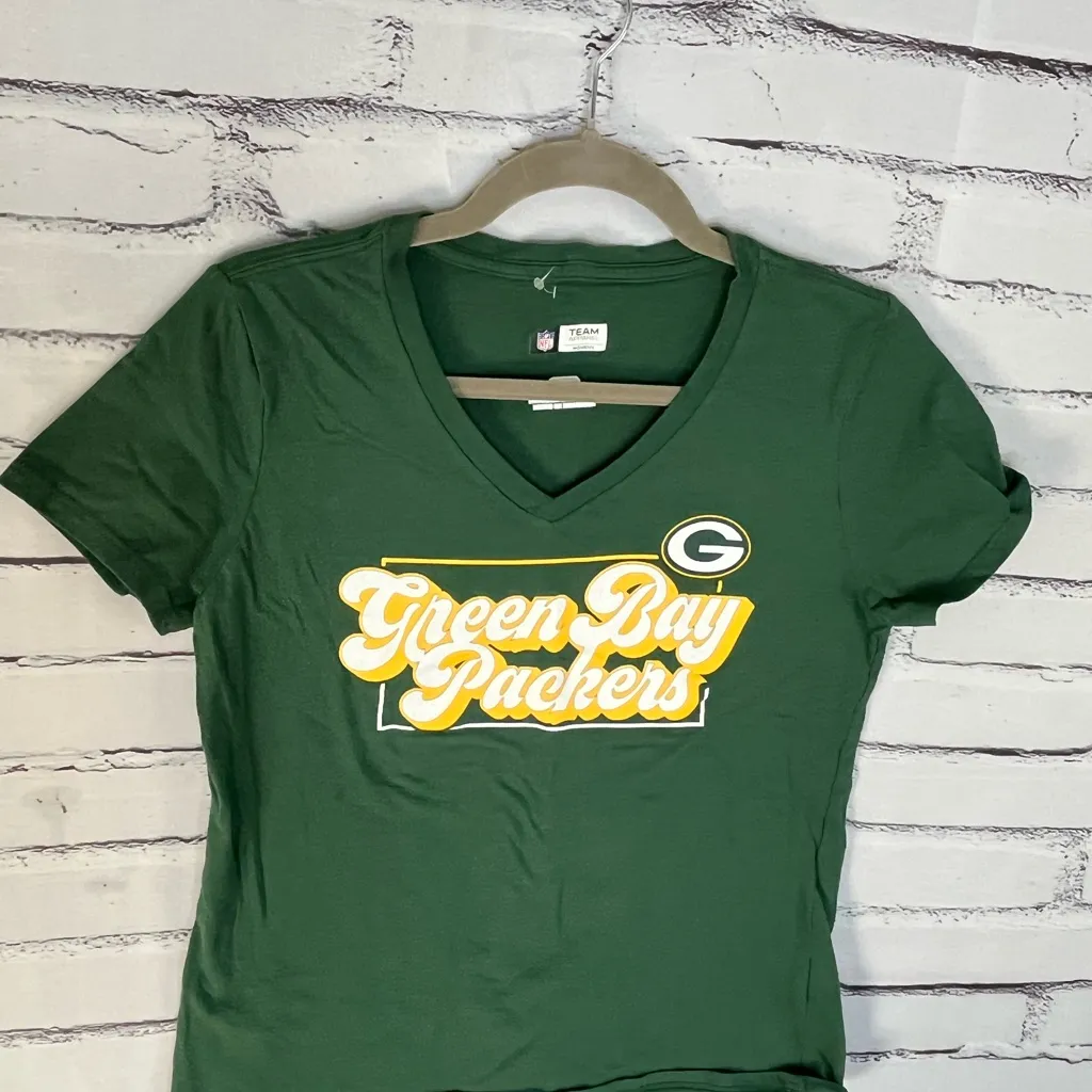 Green Bay Packers Women's Green and Yellow Graphic Top T Shirt SZ S/M Streetwear - Image 5