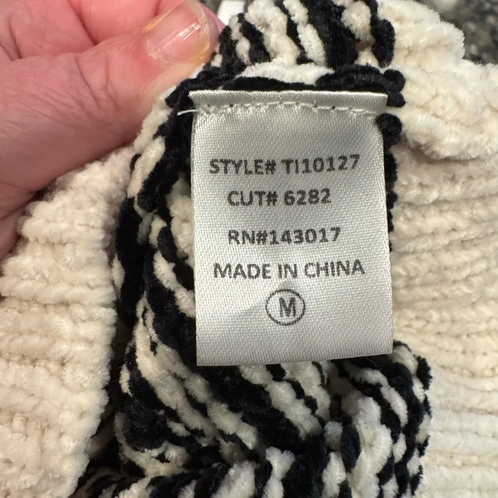 Ces Femme Striped Sweater Women’s Medium Black White Knit Pullover Fall Cozy - Image 4