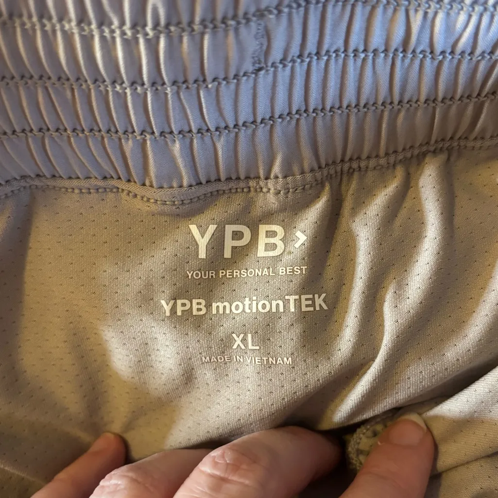 NWT Abercrombie YPB motionTek lined flyaway shorts sz XL - Image 3